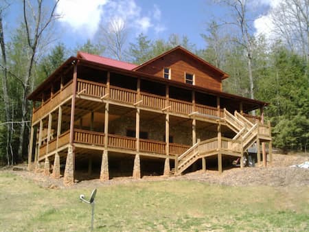 Signs You Need Log Home Repairs for Your Property in Ellijay